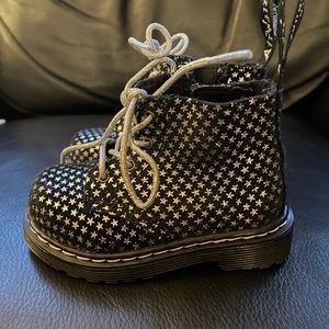 Dr Marten’s toddler size 5 shoes